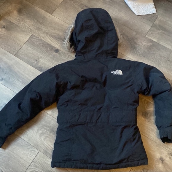 The North Face 550 Arctic Parka 550 Goose Down - Black/ grey fur hood - sz S/P - Picture 3 of 3